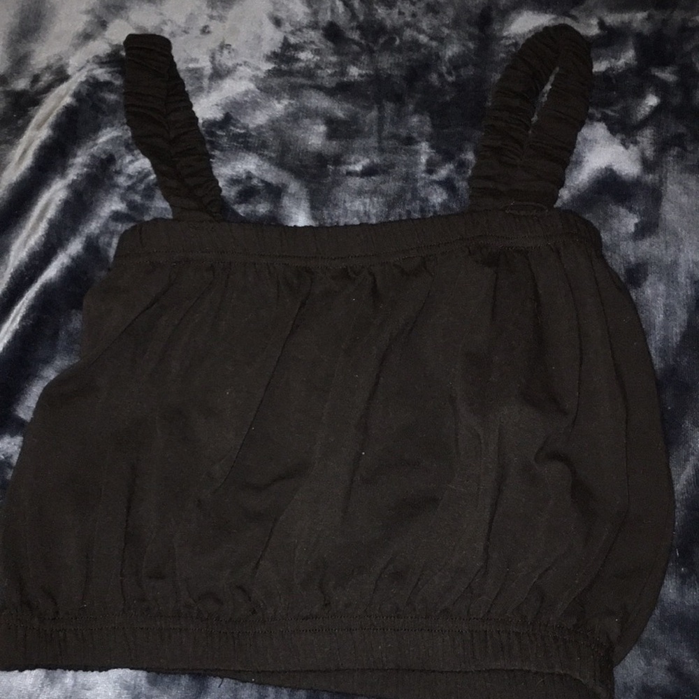 Cropped tank tops